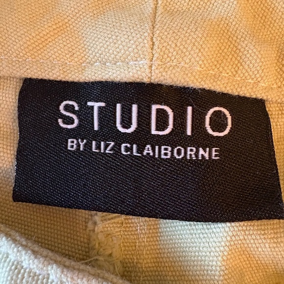 Liz Claiborne Cropped Pants - Picture 3 of 4